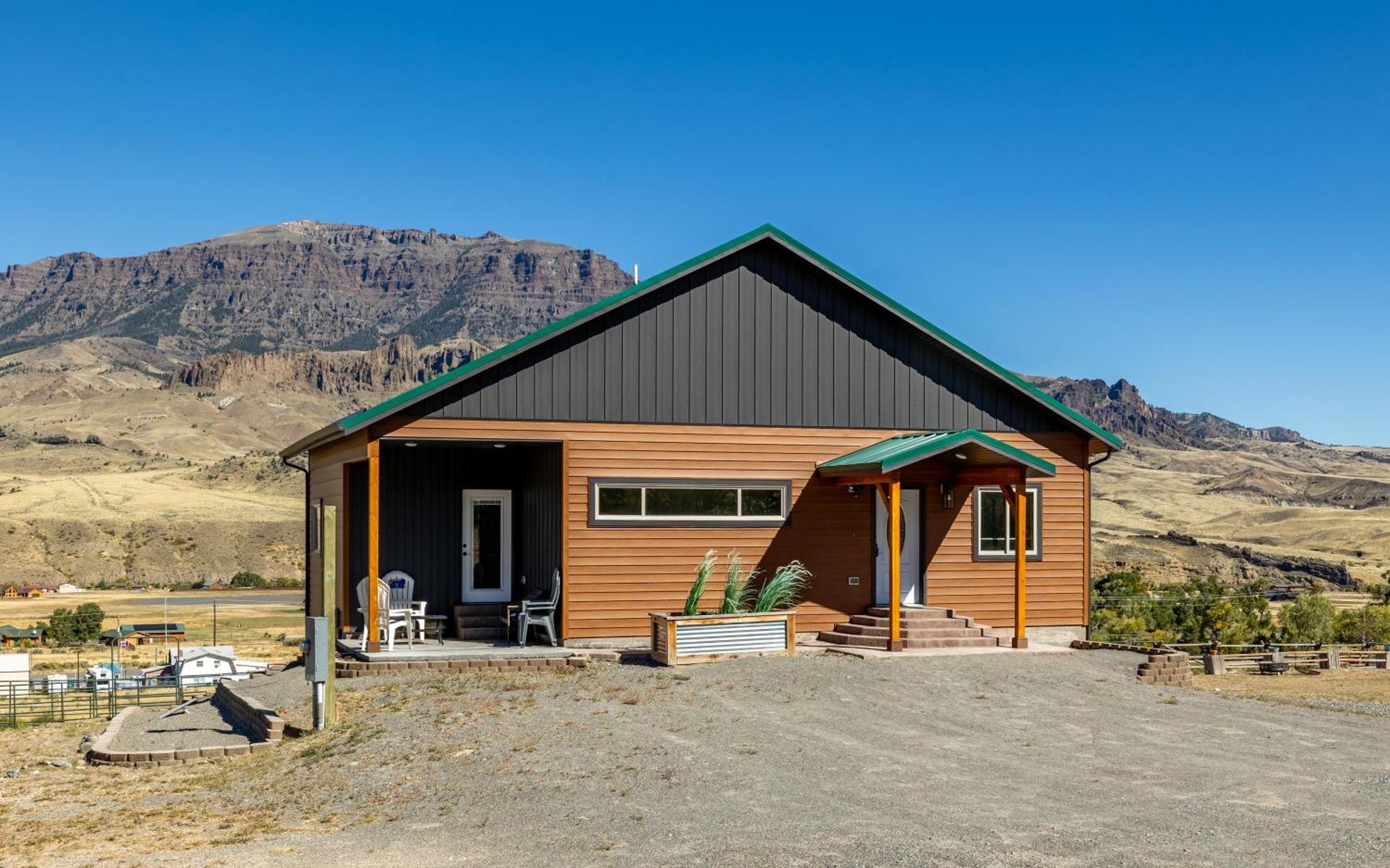 The Yellowstone - New! Prof Renovated, Wapiti Valley, Yellowstone Villa Exterior photo