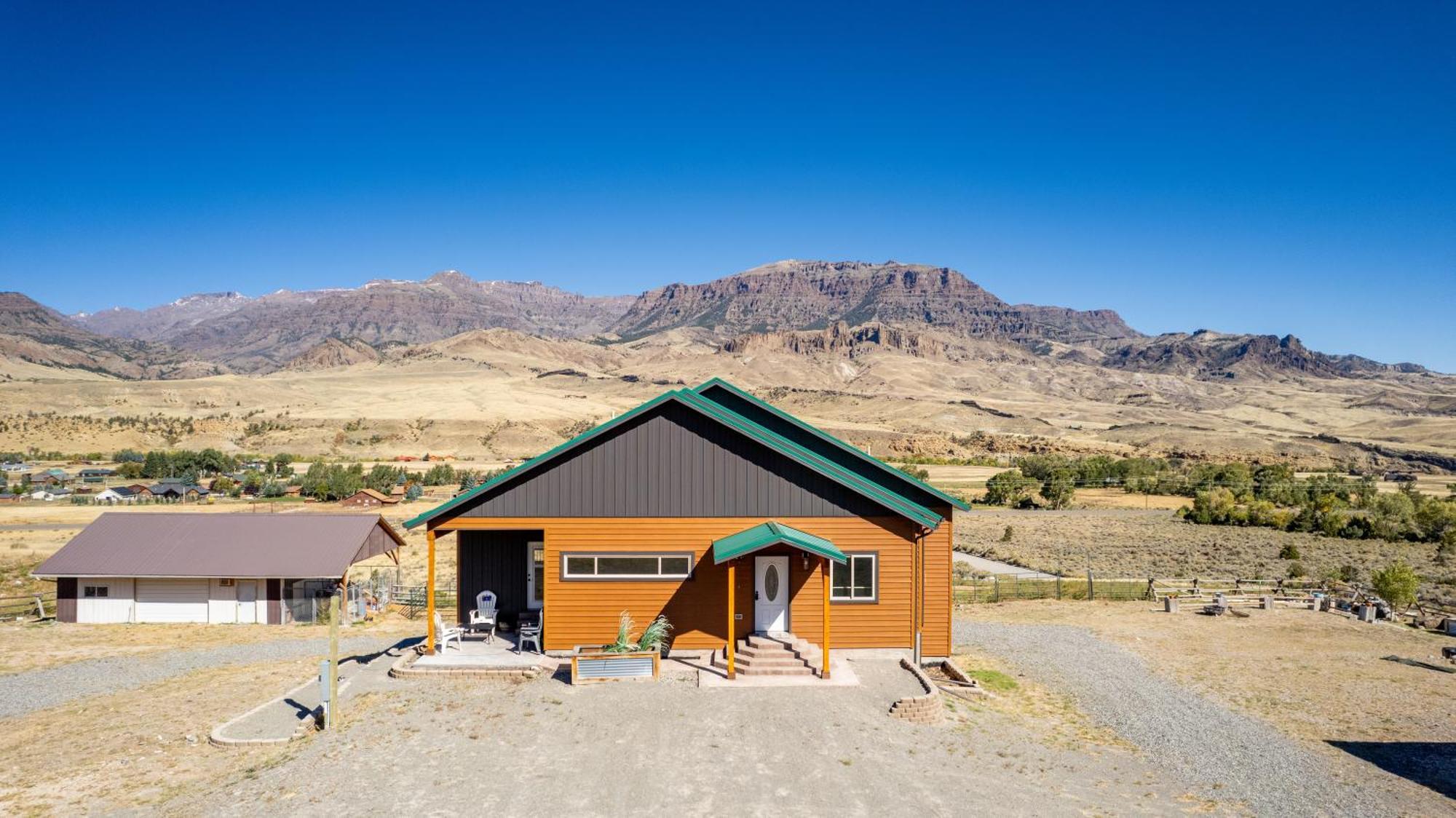 The Yellowstone - New! Prof Renovated, Wapiti Valley, Yellowstone Villa Exterior photo