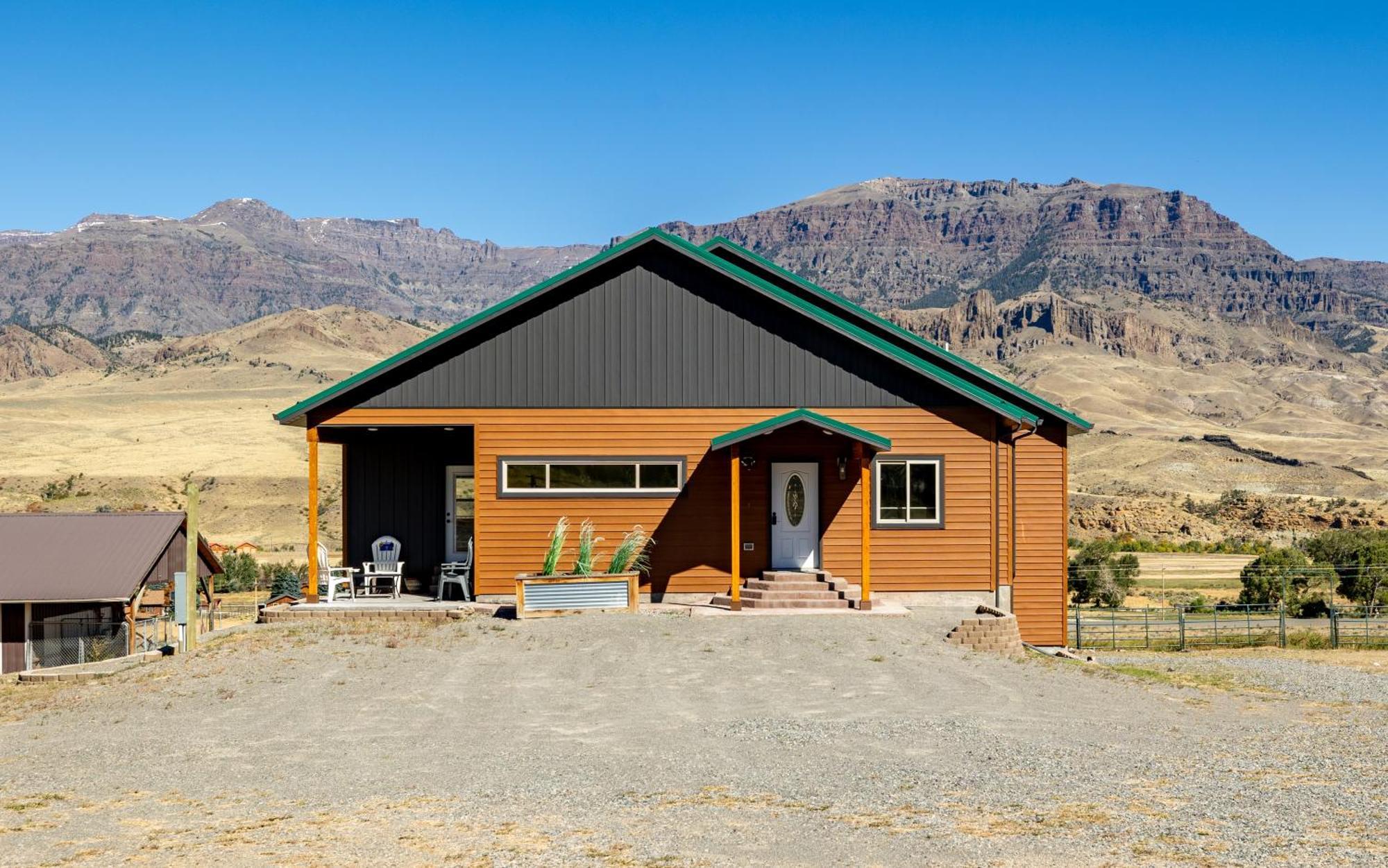 The Yellowstone - New! Prof Renovated, Wapiti Valley, Yellowstone Villa Exterior photo