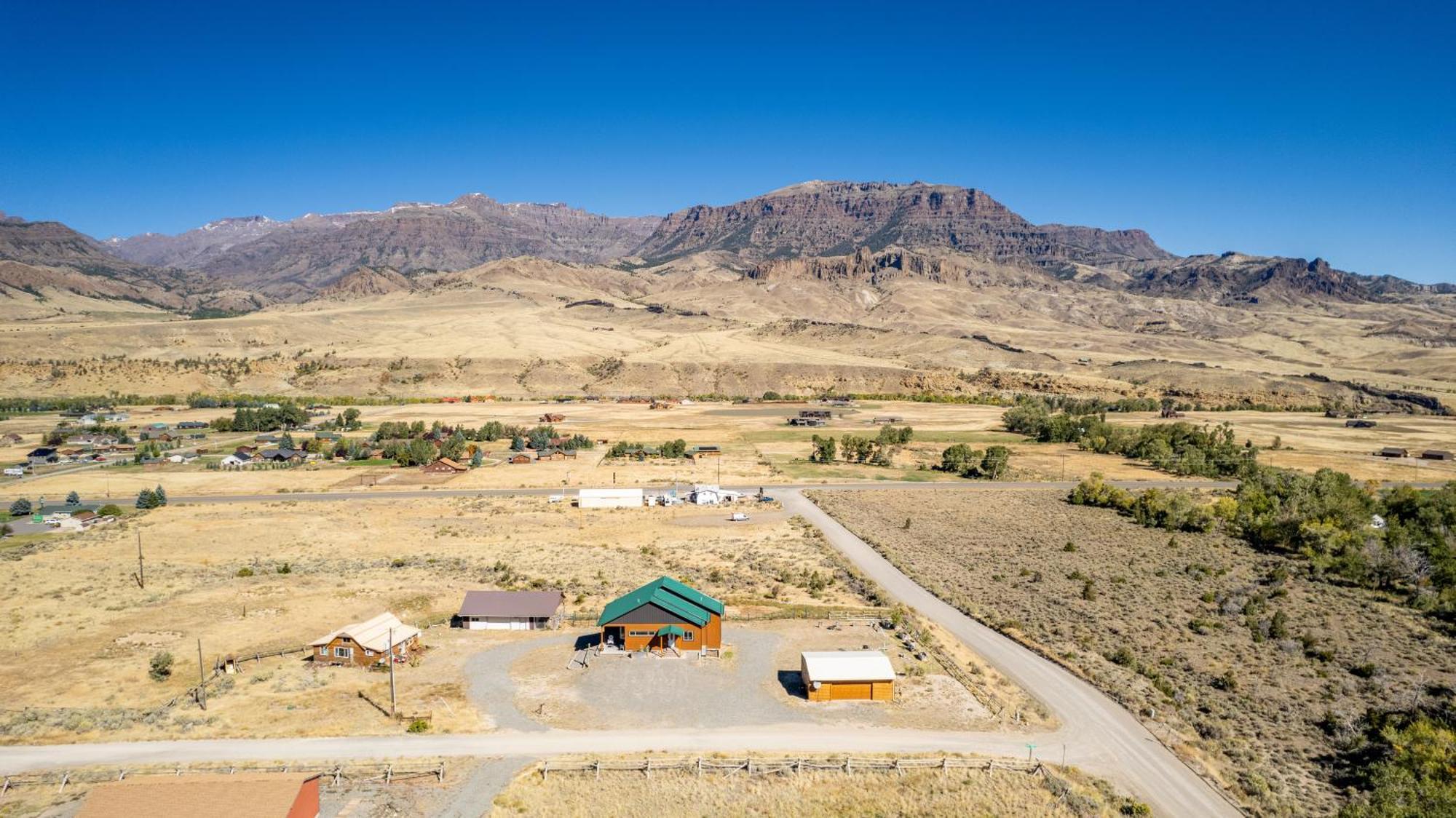 The Yellowstone - New! Prof Renovated, Wapiti Valley, Yellowstone Villa Exterior photo