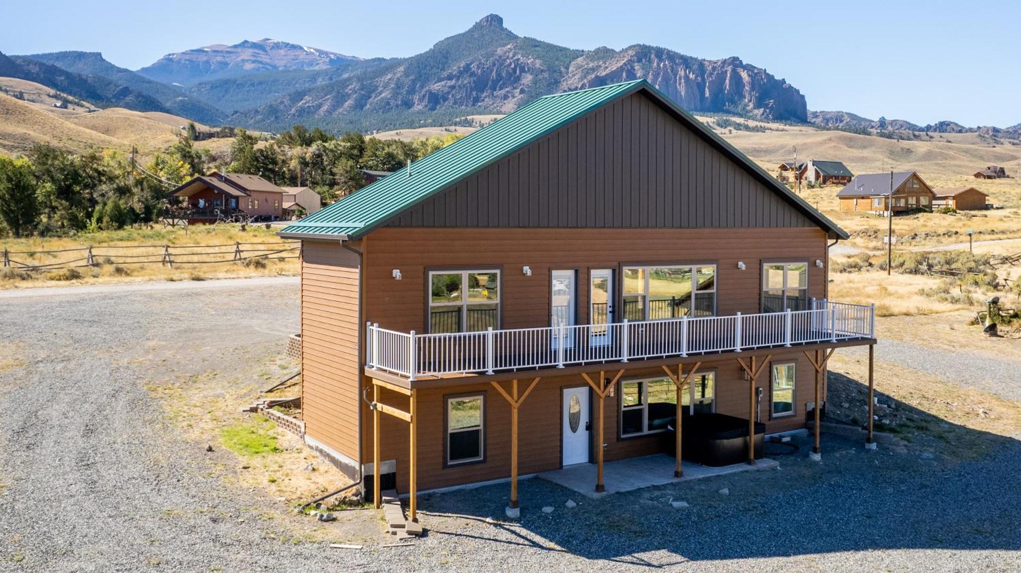 The Yellowstone - New! Prof Renovated, Wapiti Valley, Yellowstone Villa Exterior photo